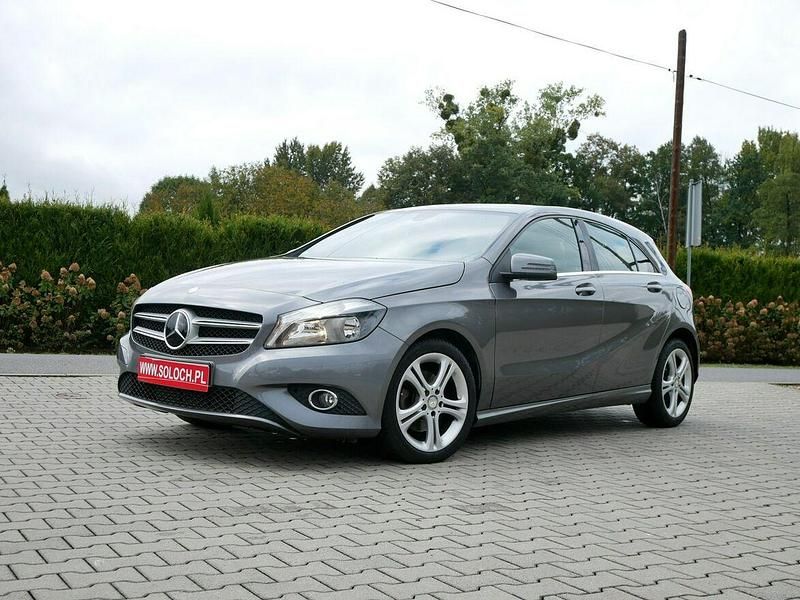 Szary Używany 2012 Mercedes A180 Hatchback | 41 900 zł (Uczciwa cena) - Obraz 1/4