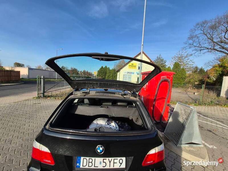 Czarny Używany 2008 BMW 520 Kombi | 24 000 zł (Uczciwa cena) - Obraz 1/4