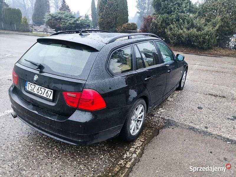 Używany BMW 320 2008 Czarny Kombi
