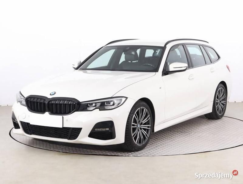 Używany BMW 318 150 KM (110 kW) 2021 Biały Kombi