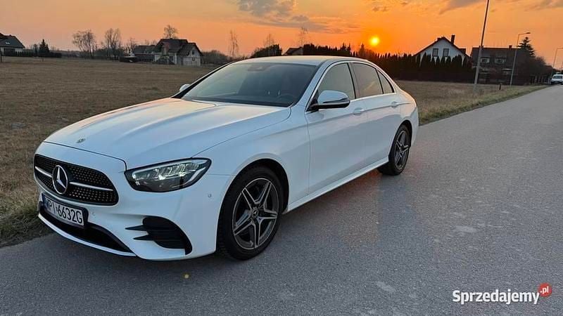 Biały Używany 2021 Mercedes 220 AMG Sedan/Limuzyna | 190 000 zł - Obraz 1/4