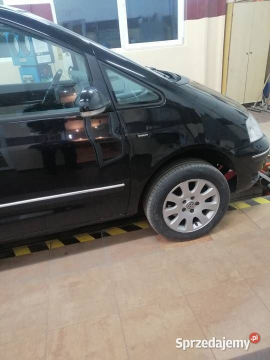 Czarny Używany 2006 VW Sharan Minivan | 12 900 zł (Dość drogi) - Obraz 1/4
