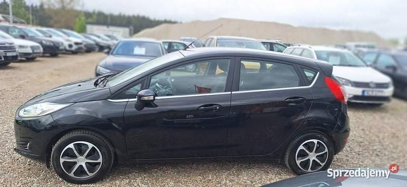 Używany Ford Fiesta 82 KM (60 kW) 2015 Czarny (metalik) Hatchback