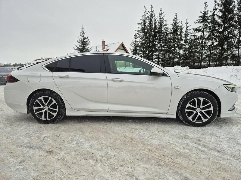 Używany Opel Insignia 170 KM (125 kW) 2018 Biały Sedan/Limuzyna