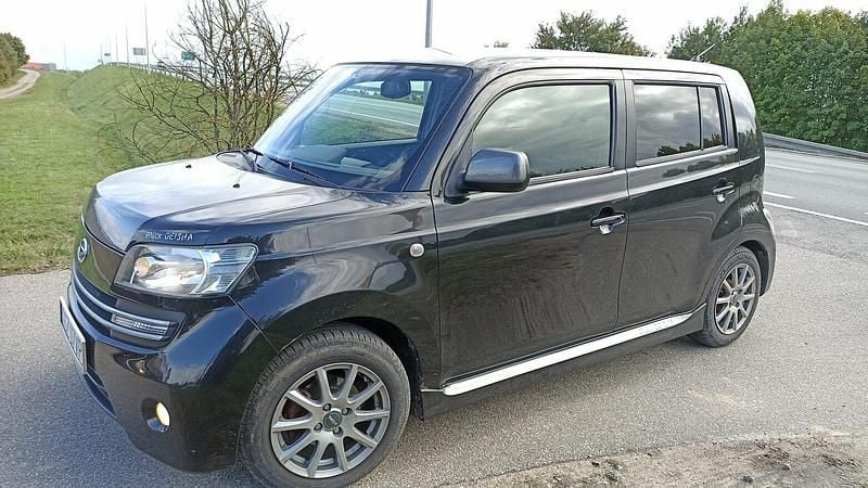 Czarny Używany 2008 Daihatsu Materia Minivan | 8500 zł - Obraz 1/4