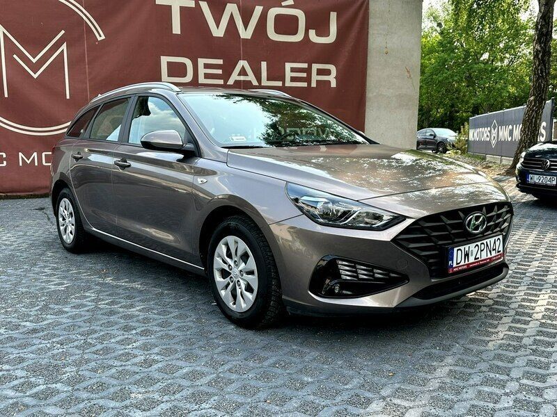 Używany Hyundai i30 110 KM (80 kW) 2021 Beżowy (metalik) Kombi