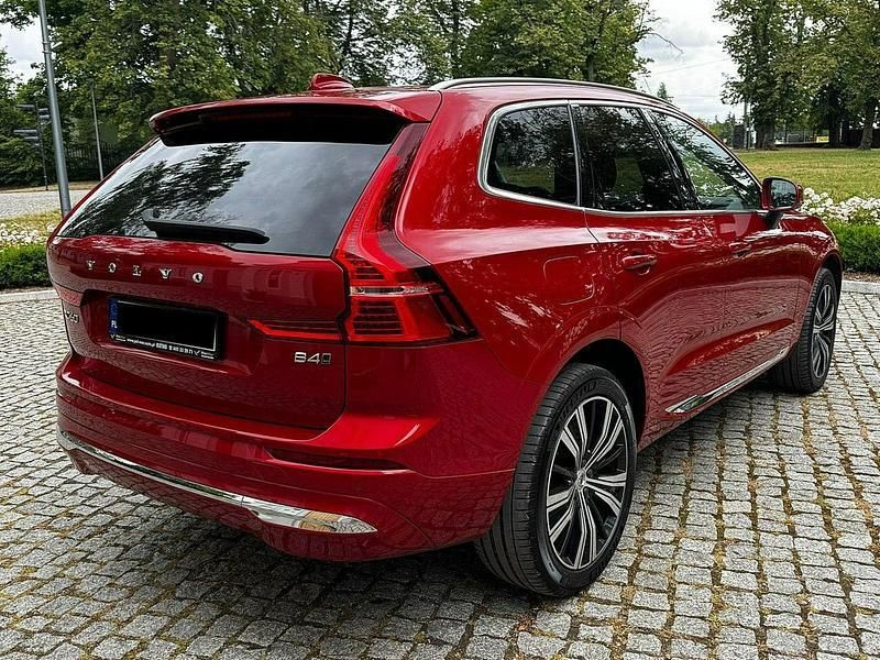 Używany Volvo XC60 197 KM (144 kW) 2022 Czerwony (metalik, perła) SUV