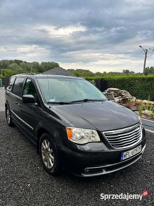 Używany 2012 Chrysler Town & Country Van | 30 000 zł - Obraz 1/4