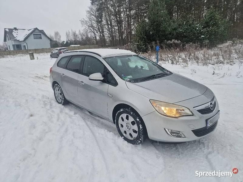 Używany Opel Astra 2011 Srebrny Kombi