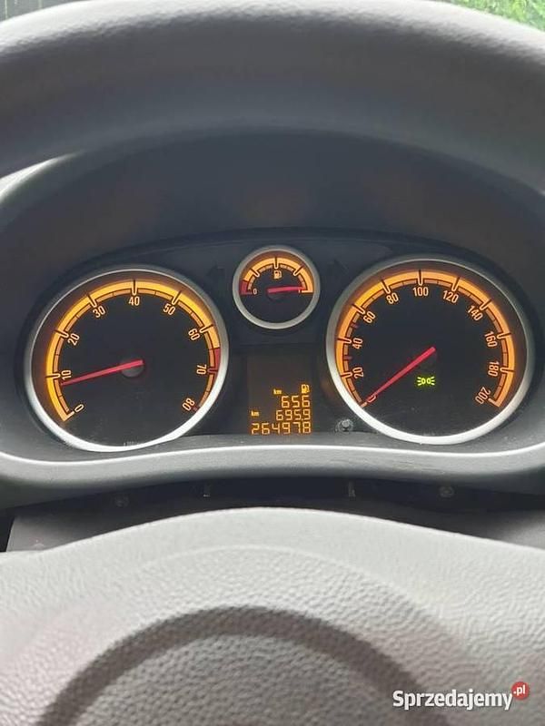 Używany Opel Corsa 2007 Srebrny Hatchback