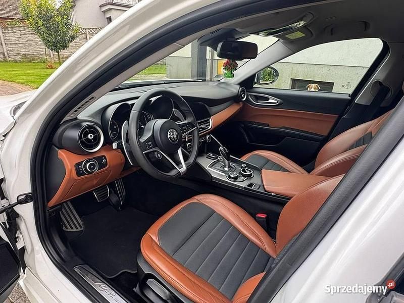 Używany Alfa Romeo Giulia 2016 Biały Sedan/Limuzyna