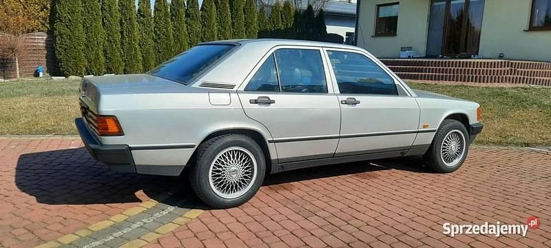 Używany 1983 Mercedes 190 | 35 000 zł - Obraz 1/4