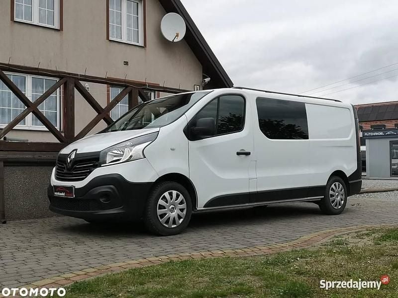 Biały Używany 2018 Renault Trafic Minivan | 49 900 zł (Super Cena) - Obraz 1/4