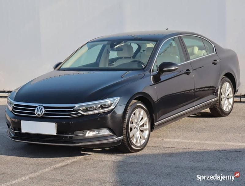 Używany VW Passat 2018 Czarny Sedan/Limuzyna