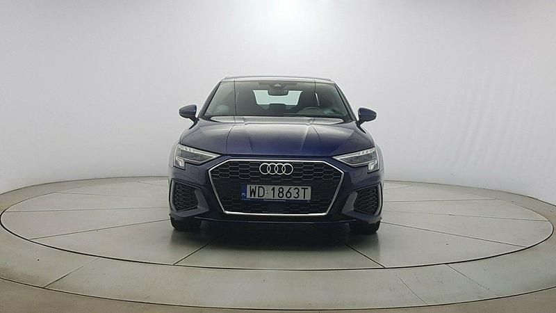 Używany Audi A3 S-Line 150 KM (110 kW) 2023 Niebieski Sedan/Limuzyna