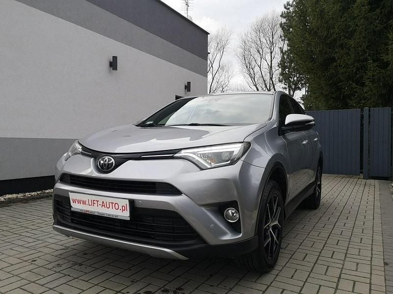 Srebrny (metalik) Używany 2017 Toyota RAV4 SUV | 79 900 zł (Drogi) - Obraz 1/4