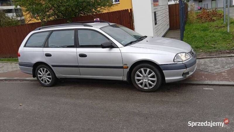 Używany 2001 Toyota Avensis | 6900 zł - Obraz 1/4