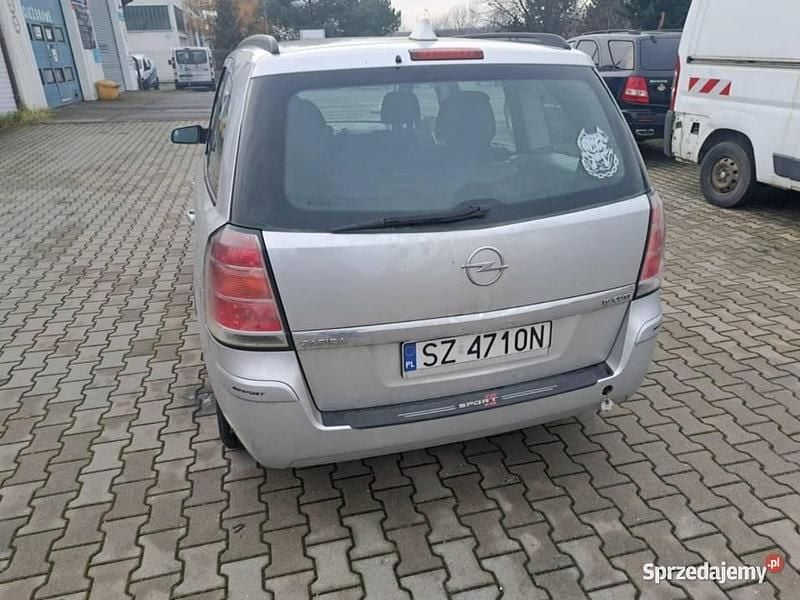 Używany Opel Zafira 2009 Srebrny Minivan