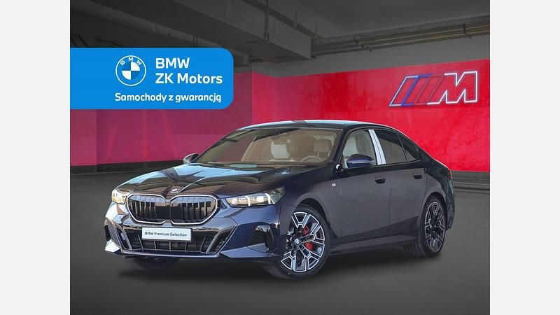 Używany BMW 540 Comfort Edition 286 KM (210 kW) 2025 Niebieski tanzanite bmw individual metalizowany Sedan/Limuzyna