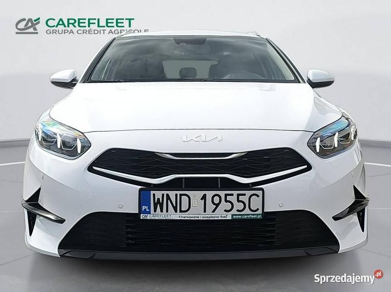 Biały Używany 2022 Kia Ceed Kombi | 55 900 zł (Uczciwa cena) - Obraz 1/4