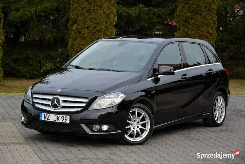 Czarny Używany 2012 Mercedes B180 Avantgarde Minivan | 30 900 zł (Uczciwa cena) - Obraz 1/4