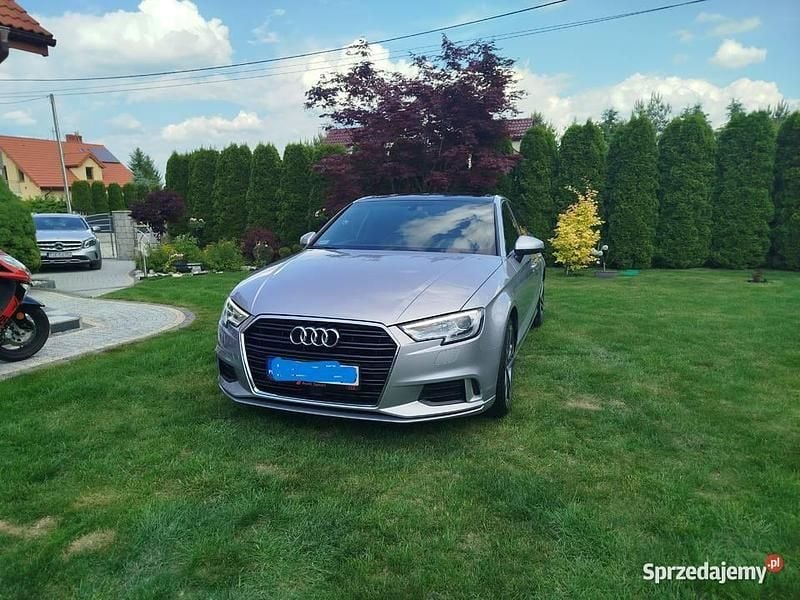 Srebrny Używany 2018 Audi A3 Sedan/Limuzyna | 74 000 zł (Uczciwa cena) - Obraz 1/4