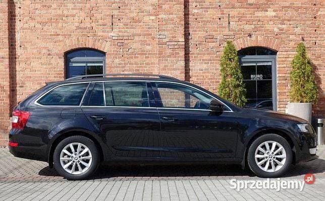 Czarny Używany 2017 Skoda Octavia Sedan/Limuzyna | 61 000 zł (Uczciwa cena) - Obraz 1/2