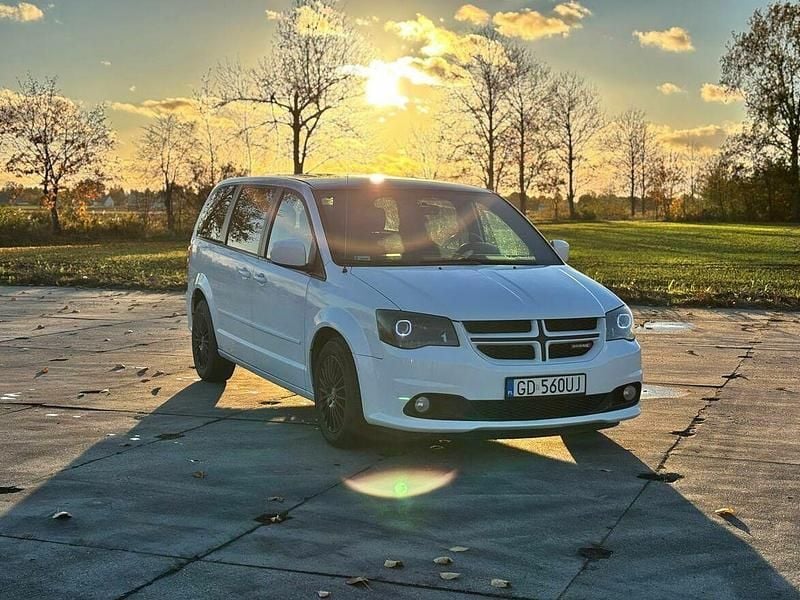 Biały Używany 2016 Dodge Grand Caravan Minivan | 45 000 zł (Uczciwa cena) - Obraz 1/4