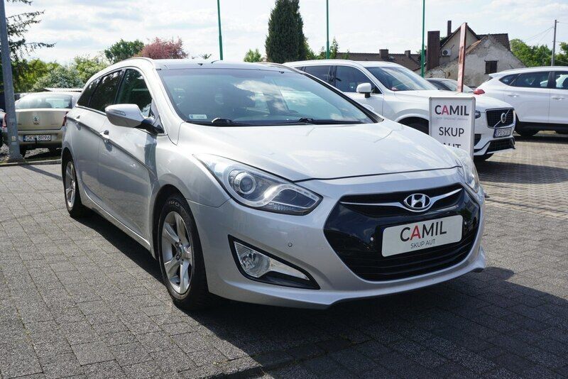 Używany Hyundai i40 116 KM (85 kW) 2012 Srebrny Kombi