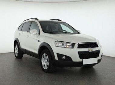 Biały Używany 2012 Chevrolet Captiva SUV | 36 999 zł (Uczciwa cena) - Obraz 1/4