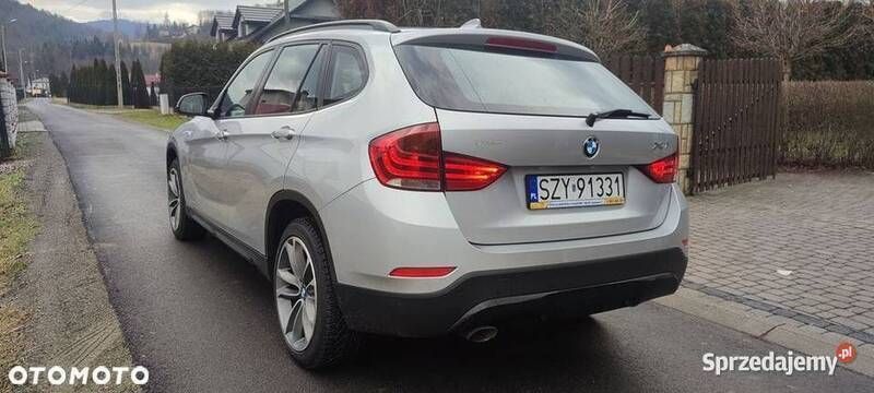 Srebrny Używany 2013 BMW X1 Sport Line SUV | 39 500 zł (Super Cena) - Obraz 1/4