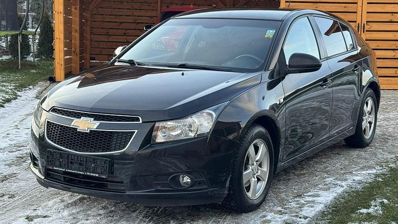 Używany Chevrolet Cruze 124 KM (91 kW) 2011 Czarny Hatchback