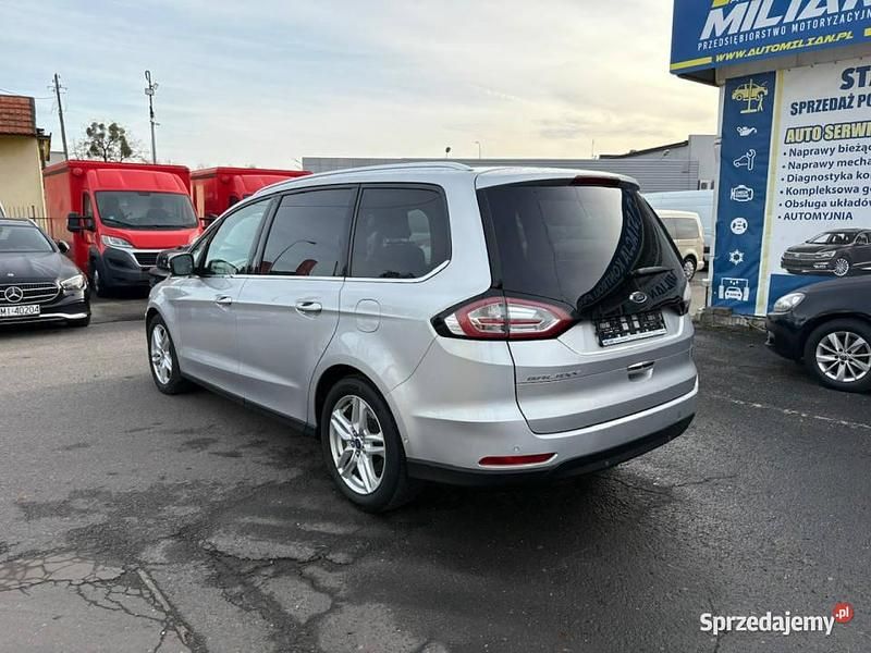 Używany Ford Galaxy Titanium 180 KM (132 kW) 2015 Srebrny (metalik) Minivan