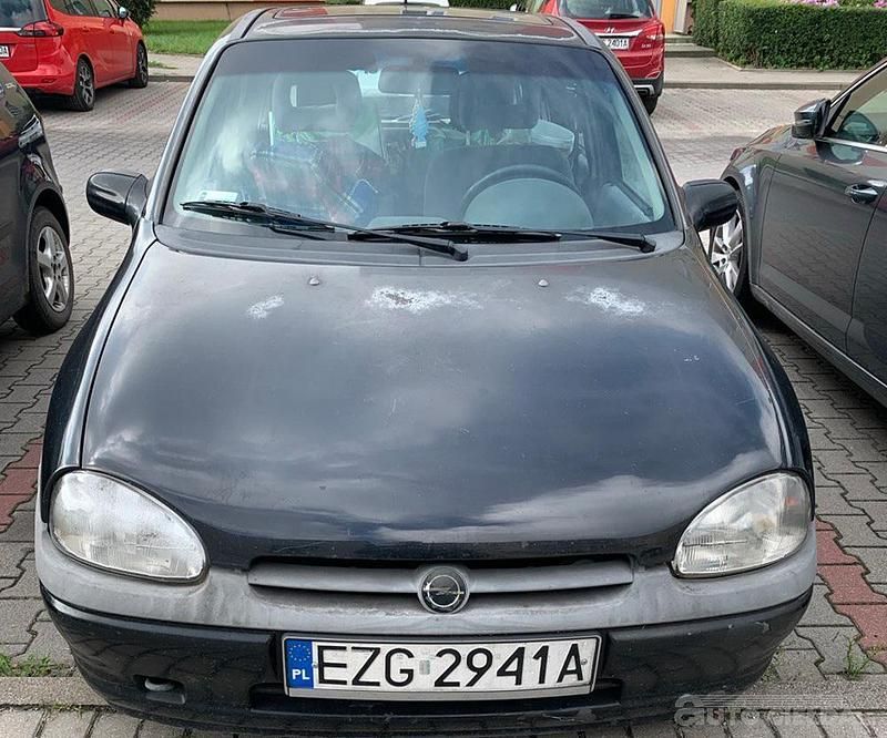 Czarny Używany 1996 Opel Corsa | 1700 zł (Uczciwa cena) - Obraz 1/4
