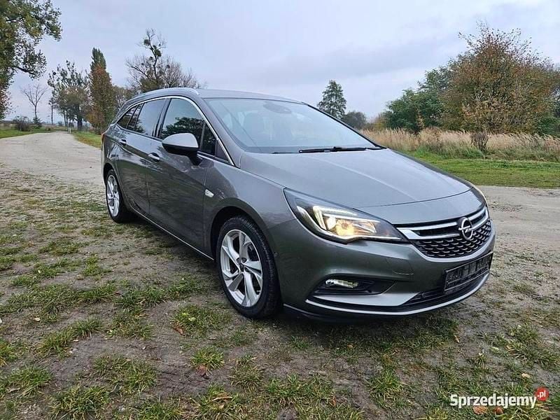 Szary Używany 2019 Opel Astra Kombi | 26 800 zł (Super Cena) - Obraz 1/4