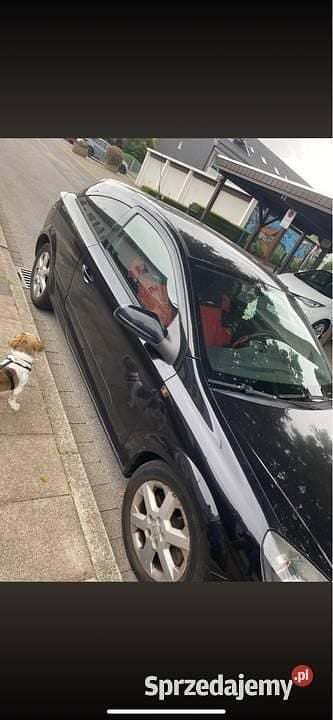 Czarny Używany 2005 Opel Astra GTC Coupe | 4400 zł (Uczciwa cena) - Obraz 1/4