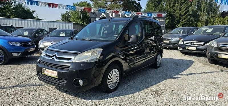 Czarny (metalik, perła) Używany 2010 Citroën Berlingo Minivan | 10 900 zł (Dobra cena) - Obraz 1/2