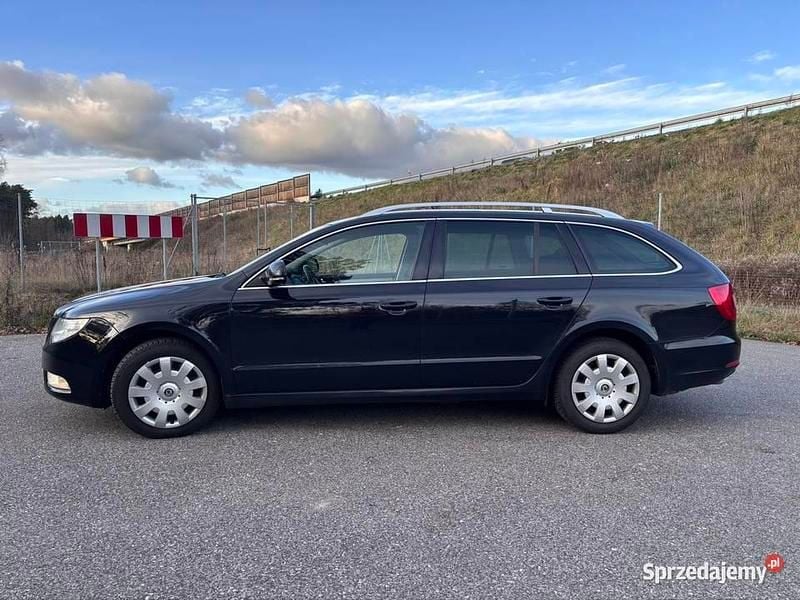 Czarny Używany 2013 Skoda Superb Kombi | 29 900 zł (Super Cena) - Obraz 1/4