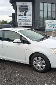Używany Opel Astra 110 KM (80 kW) 2010 Inny kolor Sedan/Limuzyna