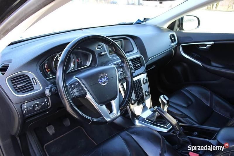Używany Volvo V40 2015 Czarny Hatchback