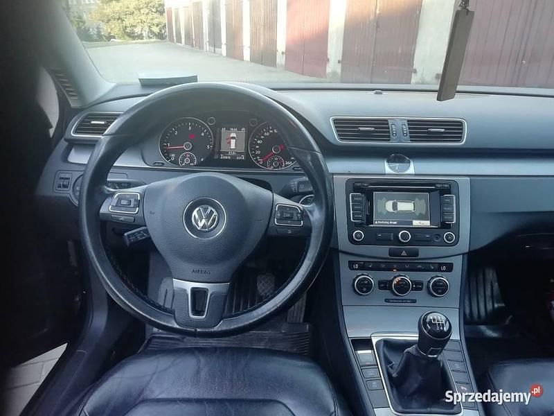 Używany VW Passat 105 KM (77 kW) 2014 Czarny Kombi