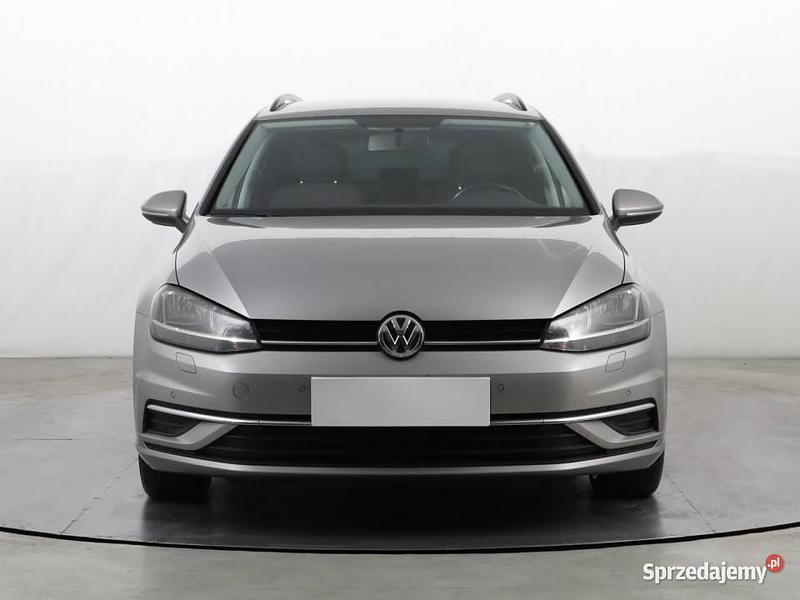 Srebrny Używany 2017 VW Golf VII Kombi | 30 999 zł (Dobra cena) - Obraz 1/4