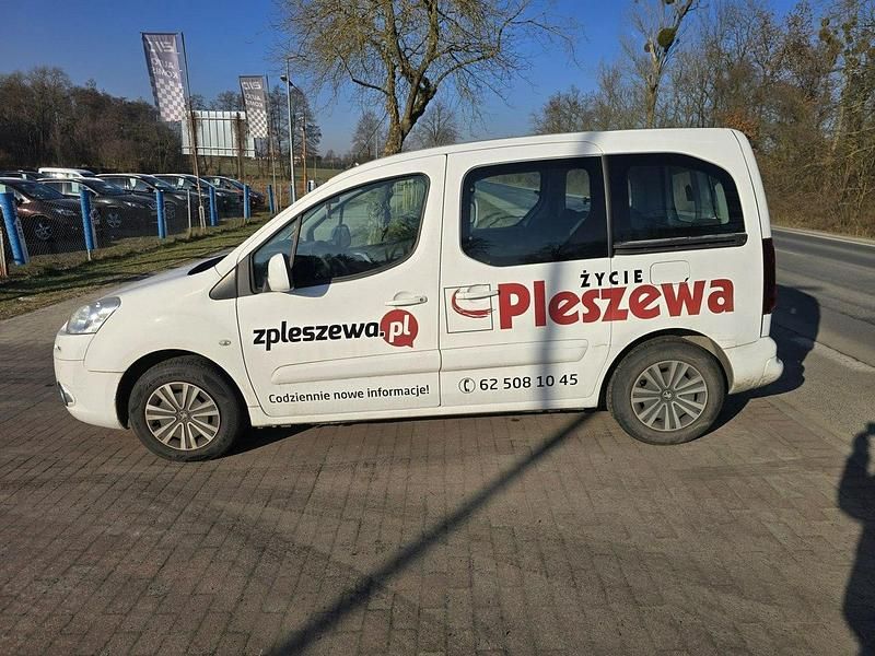 Używany Peugeot Partner 92 KM (67 kW) 2015 Biały Minivan