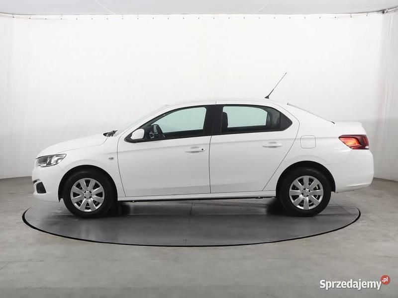 Używany Peugeot 301 2018 Biały Sedan/Limuzyna