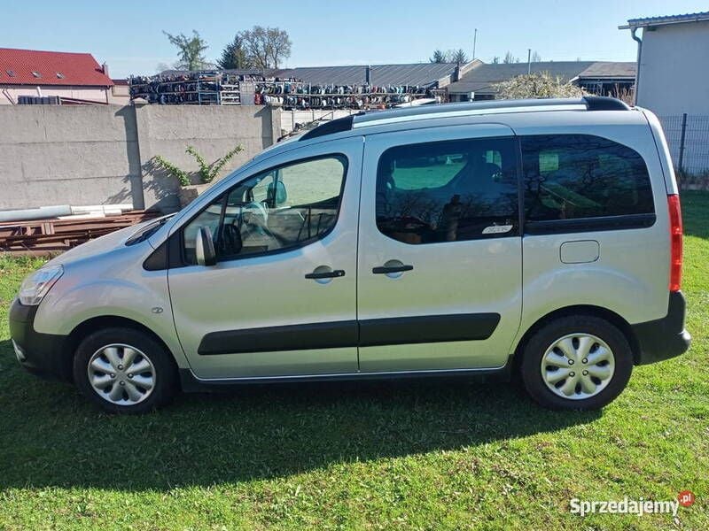 Srebrny Używany 2012 Citroën Berlingo Minivan | 22 900 zł (Dobra cena) - Obraz 1/4