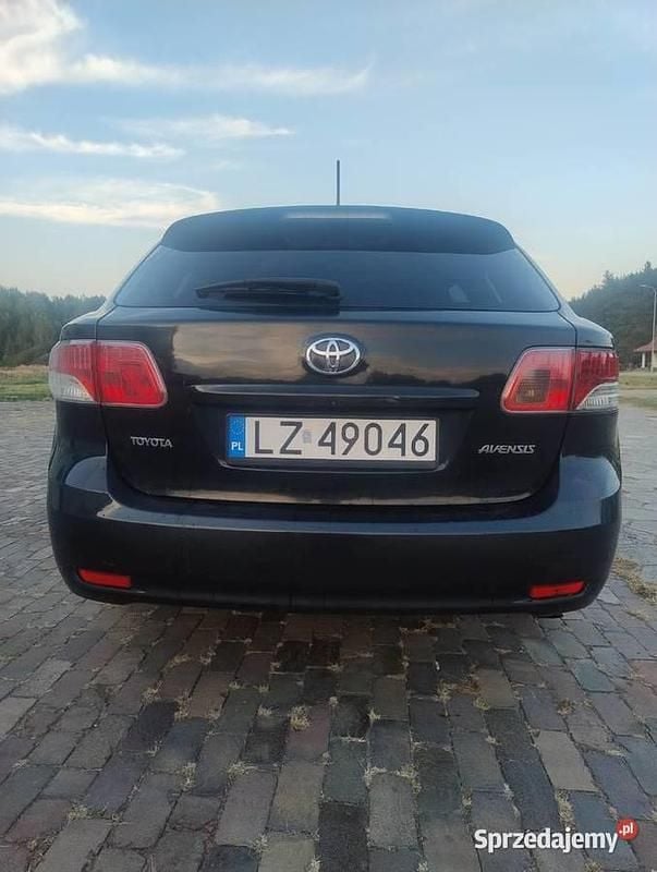 Używany 2010 Toyota Avensis | 10 000 zł (Dobra cena) - Obraz 1/4
