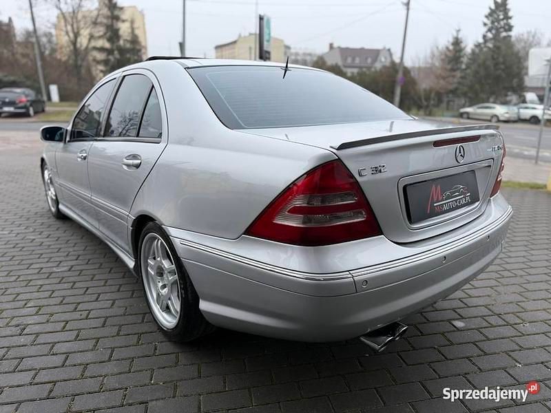 Używany Mercedes C32 AMG AMG 2002 Srebrny Sedan/Limuzyna
