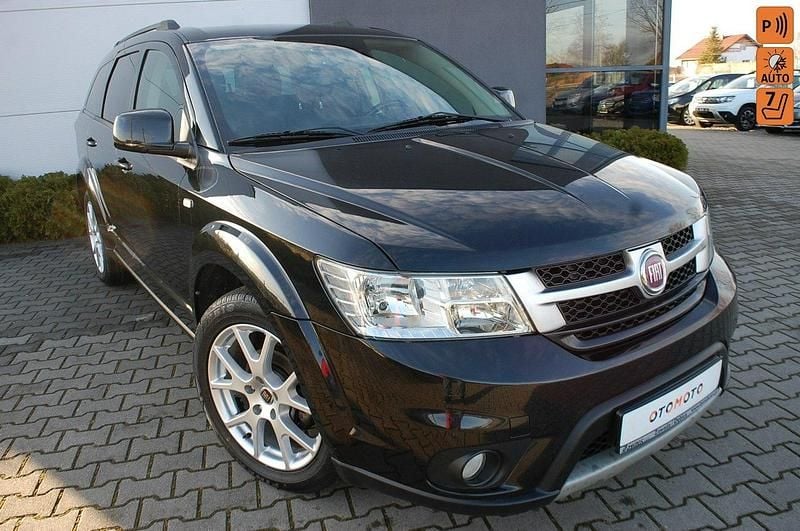 Czarny Używany 2011 Fiat Freemont SUV | 25 900 zł (Dobra cena) - Obraz 1/4
