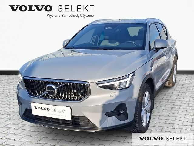 Używany Volvo XC40 197 KM (144 kW) 2024 Szary SUV
