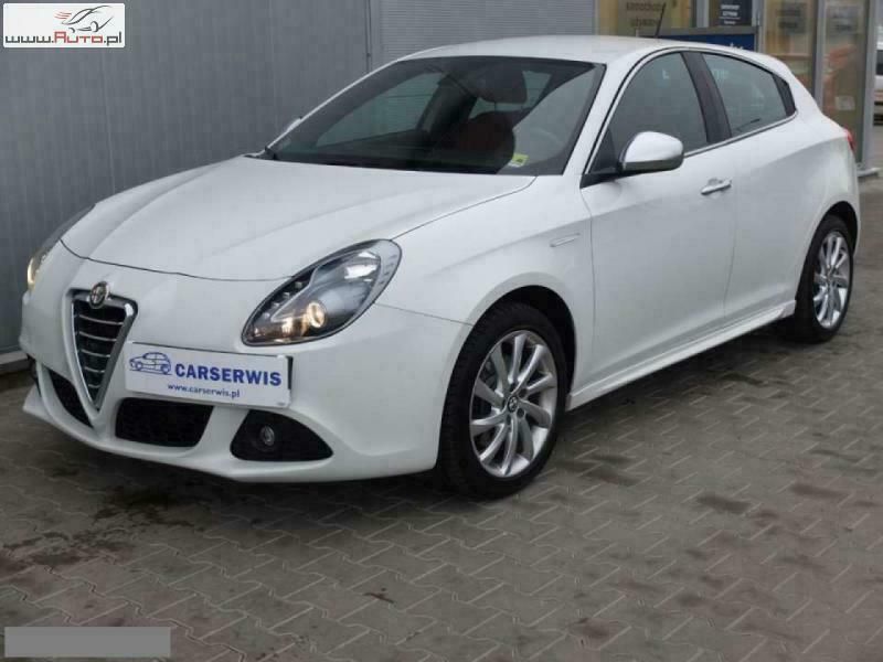 Biały Używany 2012 Alfa Romeo Giulietta Hatchback | 57 900 zł - Obraz 1/4